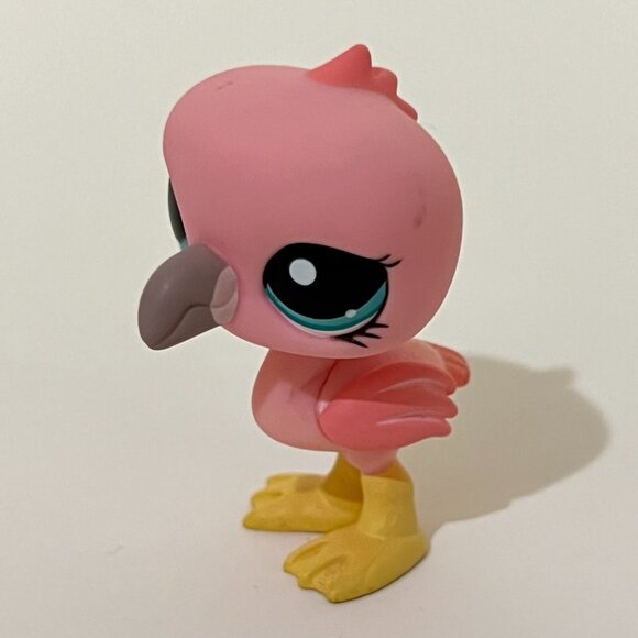 Littlest Pet Shop Stylin' Pets Runway Set with LPS #1022, #1023, #1024 - Picture 8 of 8